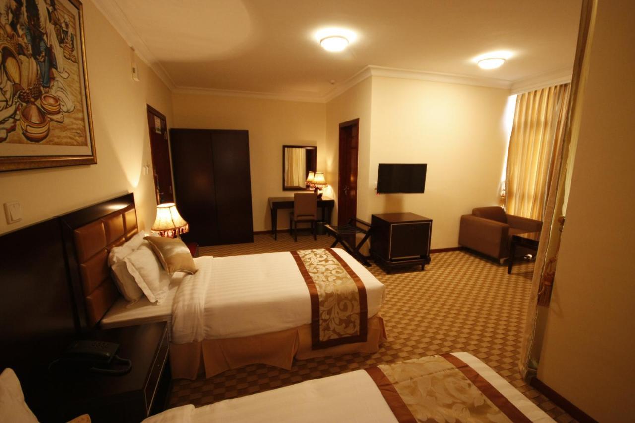 Caravan Hotel Addis Экстерьер фото